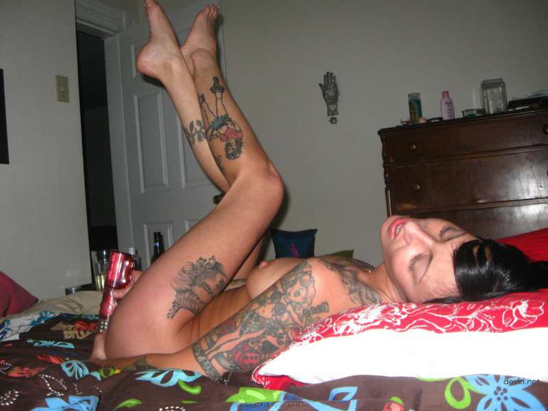 Hot MILF Masturbates with Vibrator - Amateur Porn Photo