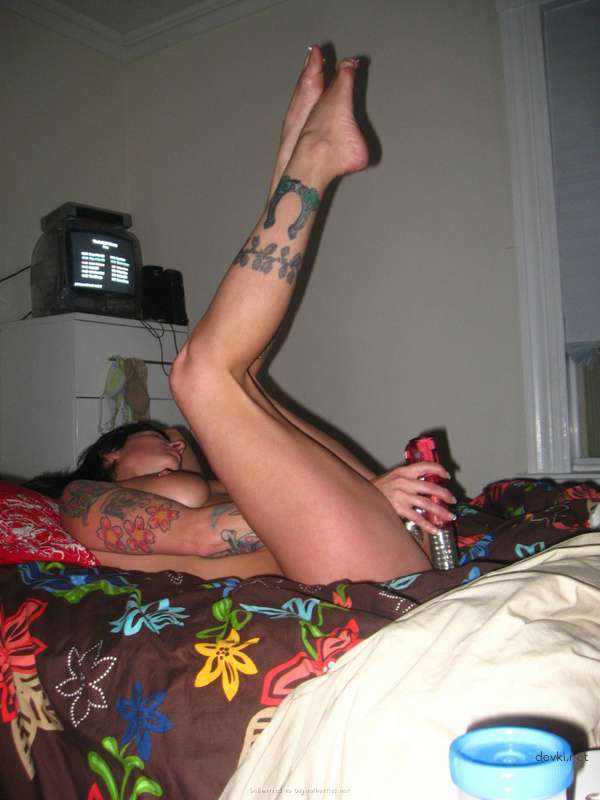 Hot MILF Masturbates with Vibrator - Amateur Porn Photo