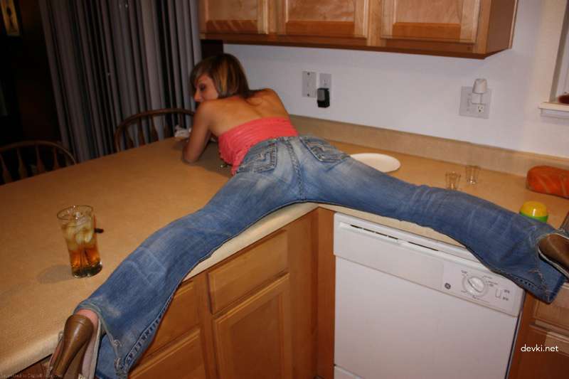 Drunk Girlfriend Fucked Doggy Style - Amateur Porn Photo