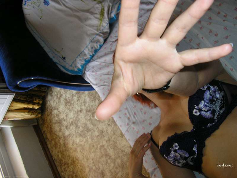 Private Collection of Amateur Erotic Photos: Explicit and Sensual Content