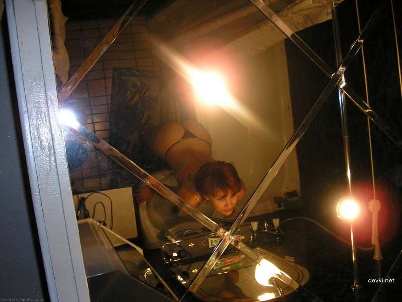 Private Collection of Amateur Erotic Photos: Explicit and Sensual Content