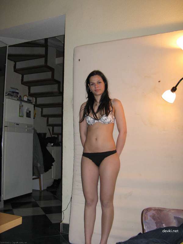 Naked girl showers and sucks cock - Explicit amateur porn photos