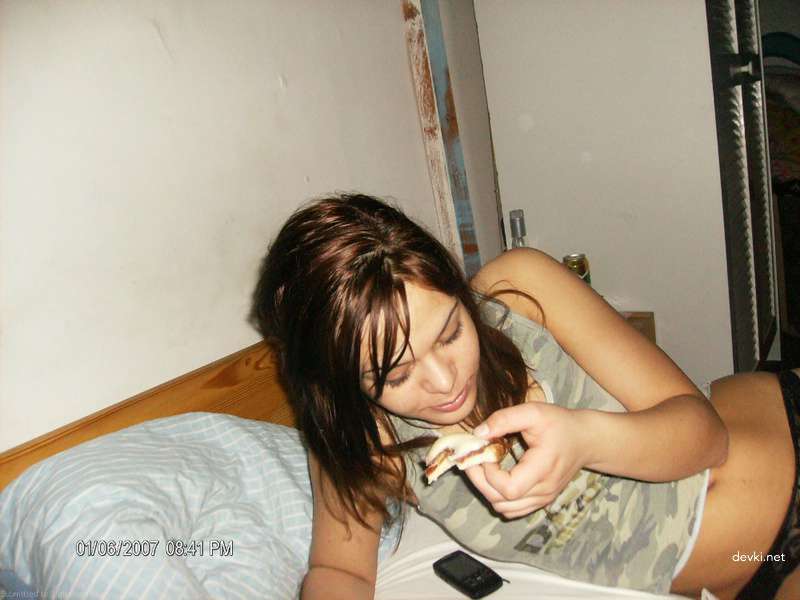 Naked girl showers and sucks cock - Explicit amateur porn photos