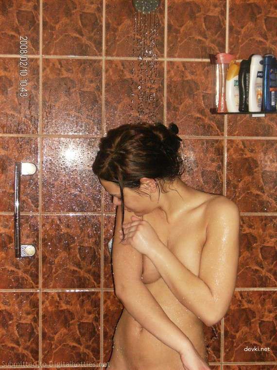 Naked girl showers and sucks cock - Explicit amateur porn photos