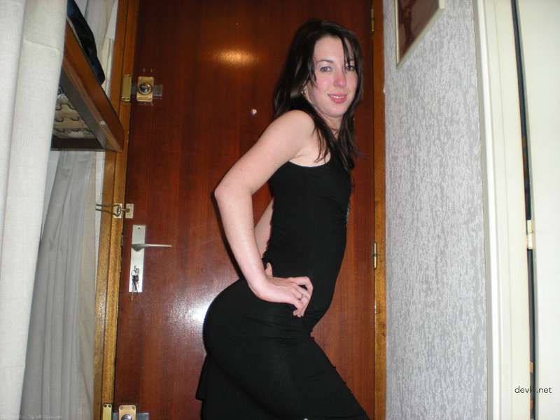 Big Booty Babe Nude: Amateur Porn Photos