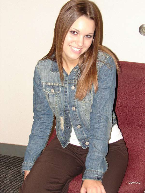 Private Amateur Porn: Naked Prostitute Exposed in Explicit Photos