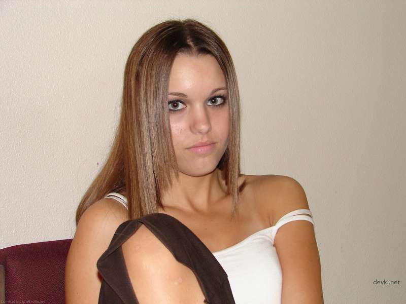 Private Amateur Porn: Naked Prostitute Exposed in Explicit Photos