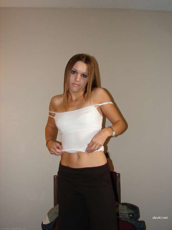 Private Amateur Porn: Naked Prostitute Exposed in Explicit Photos