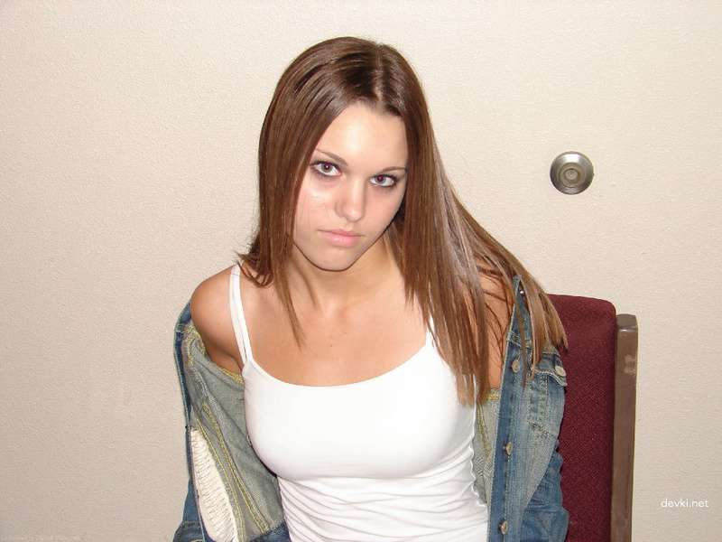 Private Amateur Porn: Naked Prostitute Exposed in Explicit Photos