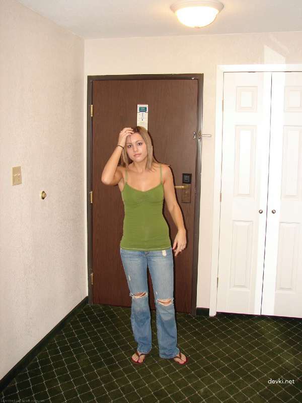 Private Amateur Porn: Naked Prostitute Exposed in Explicit Photos