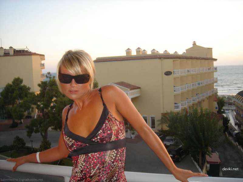 Amateur Girl Erotic Photos: Explicit and Sensual Nudity for Adults