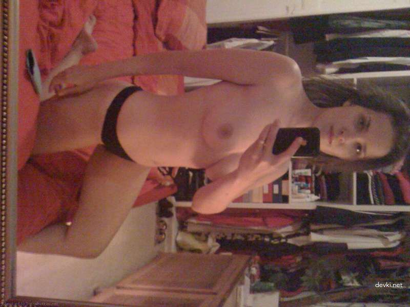 Hot Girl with Great Body - Explicit Amateur Photo