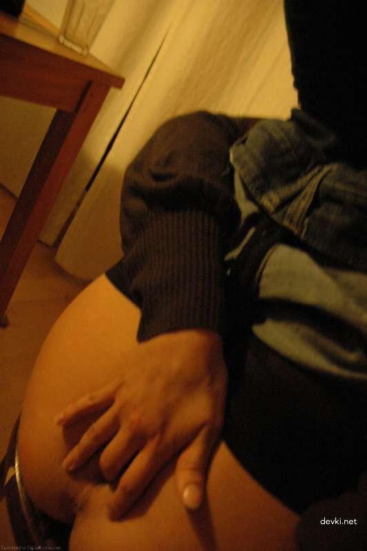 Girlfriend Masturbates with Dildo: Explicit Amateur Porn Photo