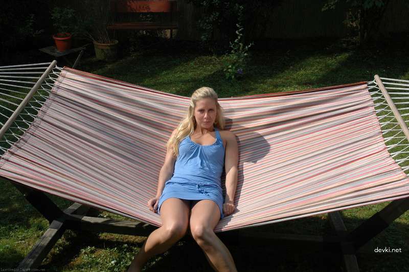 Girlfriend Masturbates with Dildo: Explicit Amateur Porn Photo