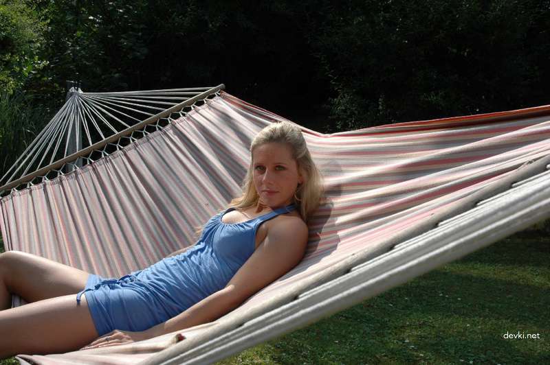 Girlfriend Masturbates with Dildo: Explicit Amateur Porn Photo