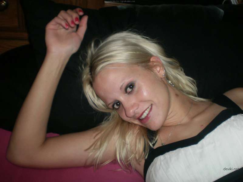 Fucked Drunk Slut: Amateur Porn Photo with Explicit Content