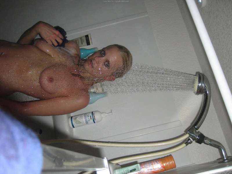 Fucked Drunk Slut: Amateur Porn Photo with Explicit Content