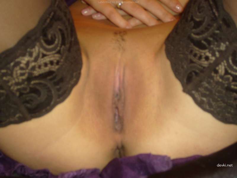 Explicit Amateur Woman Posing and Giving Blowjob