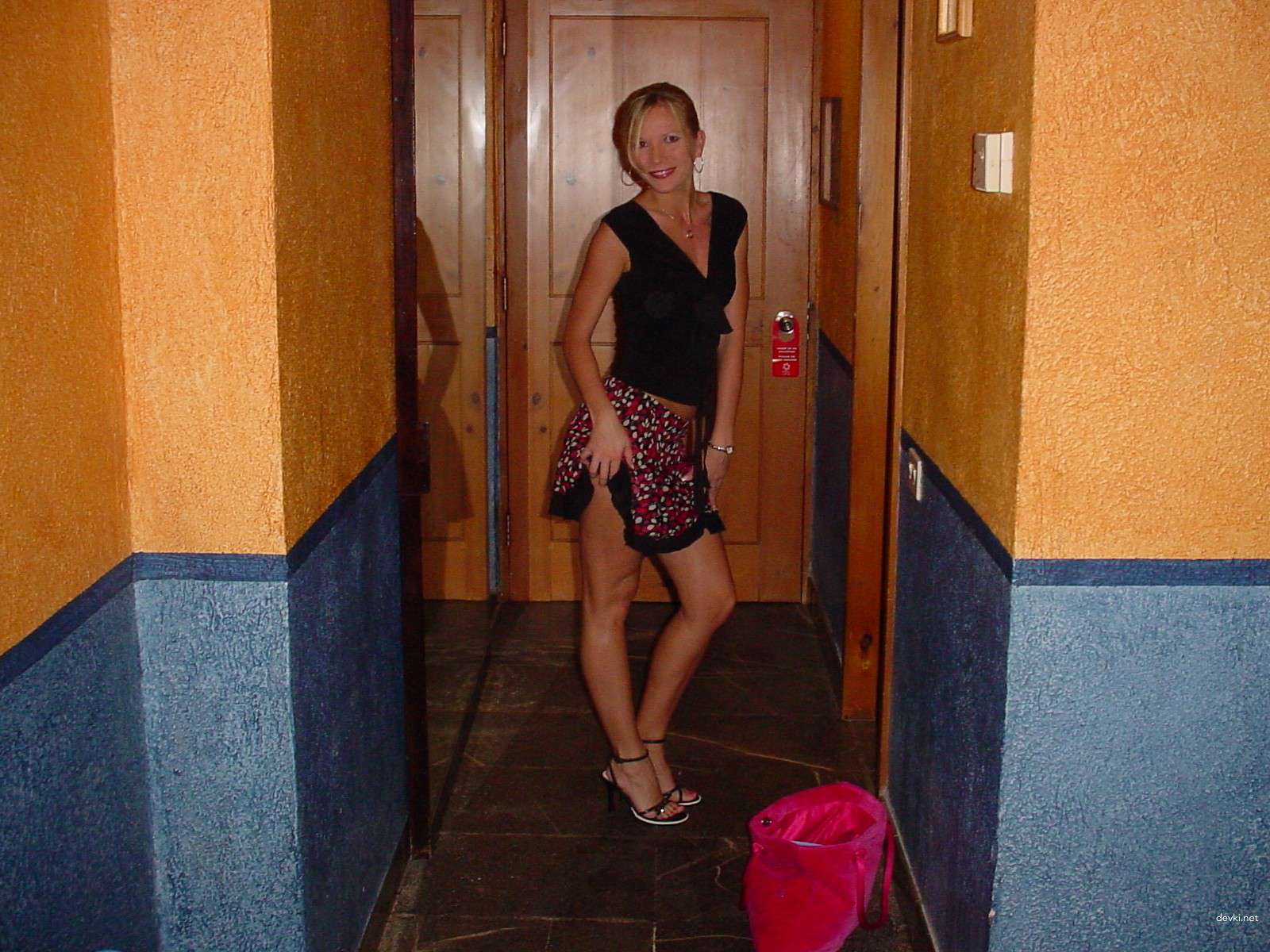 Blonde Amateur Porn: Explicit Erotic Album with Hot Photos