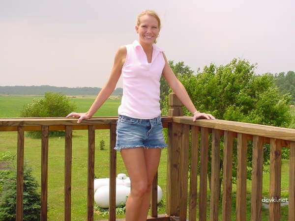 Blonde Amateur Porn: Explicit Erotic Album with Hot Photos