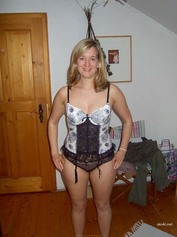 Amateur Couple Films Hardcore Sex Tape for Voyeurs