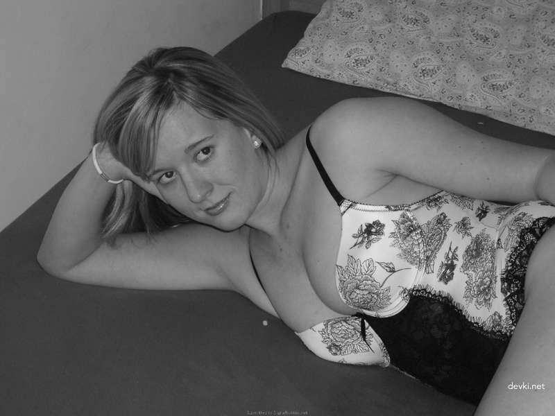 Amateur Couple Films Hardcore Sex Tape for Voyeurs