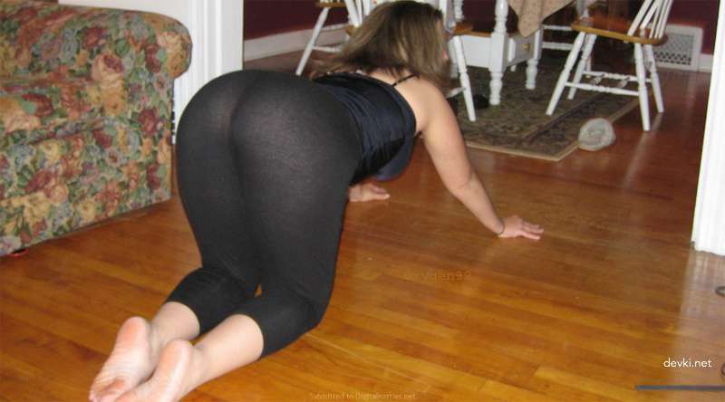 Curvy babe sucks cock for amateur porn - XXX blowjob action