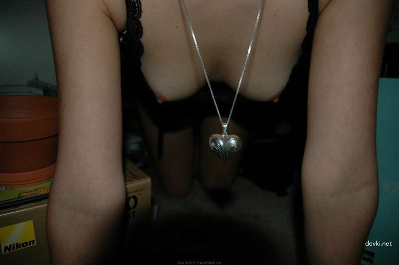 Hot Girlfriend with Perfect Ass and Tiny Tits in Amateur Porn Pic