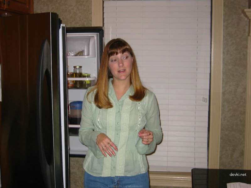 Naked Wife Poses at Home - Explicit Amateur Nude Photo Shoot