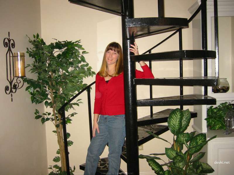 Naked Wife Poses at Home - Explicit Amateur Nude Photo Shoot