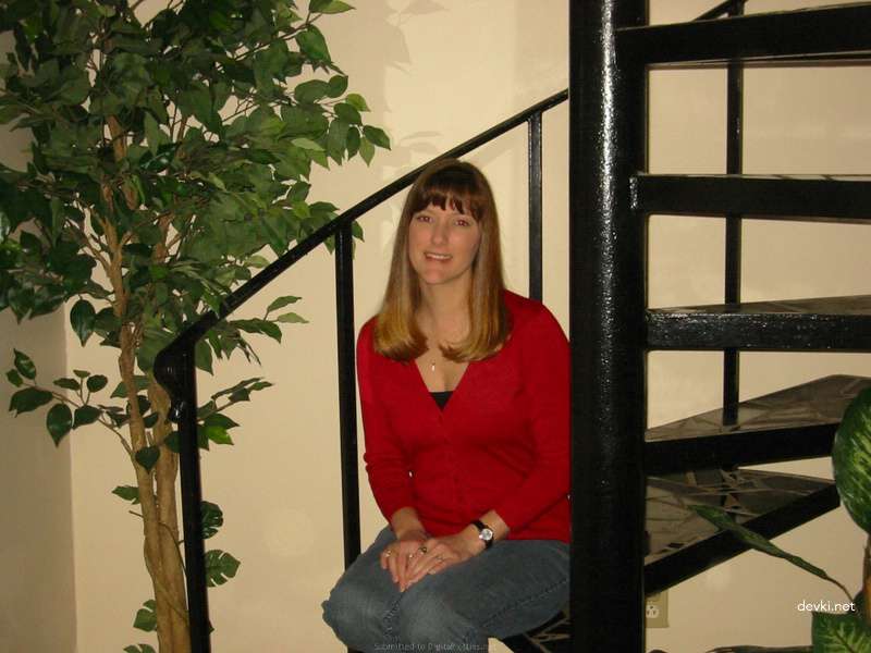Naked Wife Poses at Home - Explicit Amateur Nude Photo Shoot
