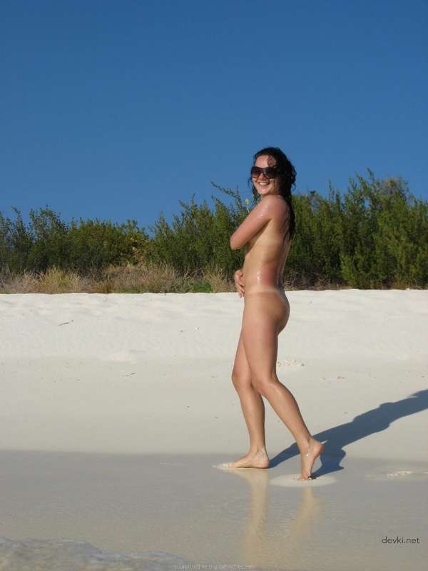 Girl Masturbates in Bath and Sucks Cock - Amateur Porn Photo