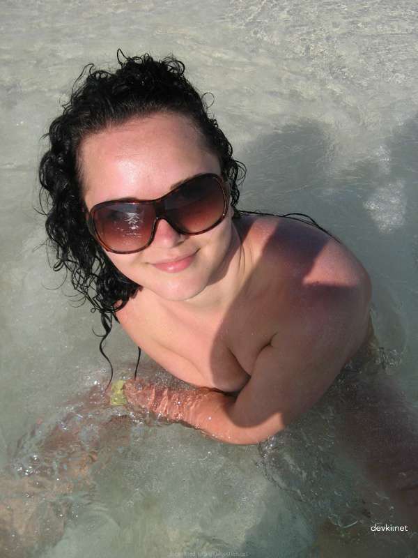 Girl Masturbates in Bath and Sucks Cock - Amateur Porn Photo