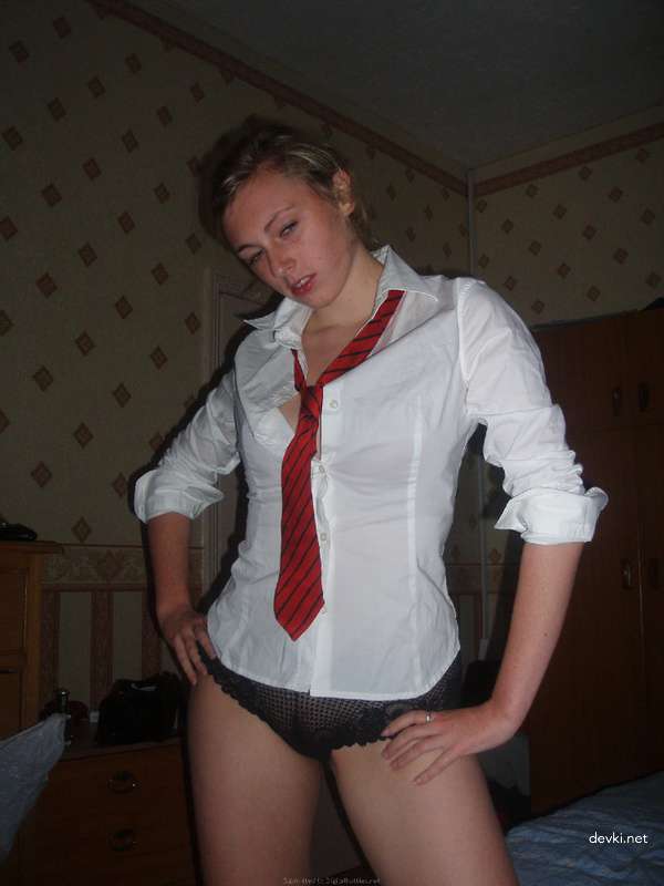 Amateur Couple Sex Photos: Capturing Nude Girlfriend During Intense Fuck