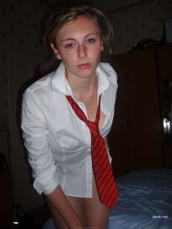 Amateur Couple Sex Photos: Capturing Nude Girlfriend During Intense Fuck