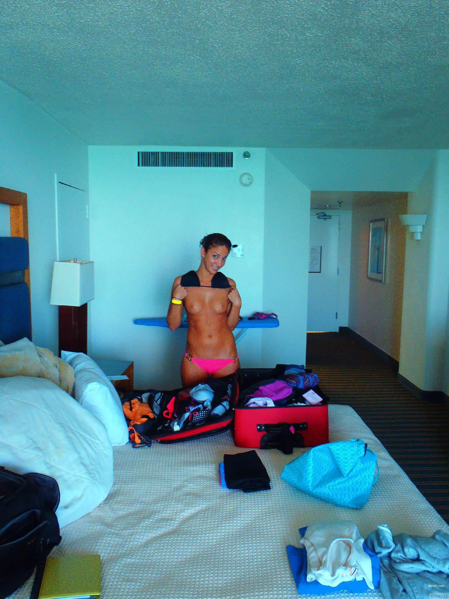 Private Erotic and Porn Girls from Vacation: Amateur XXX Photos