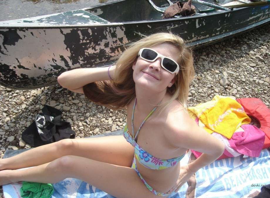 Amateur Babe Gives Blowjob to Boyfriend - Explicit Homemade Porn