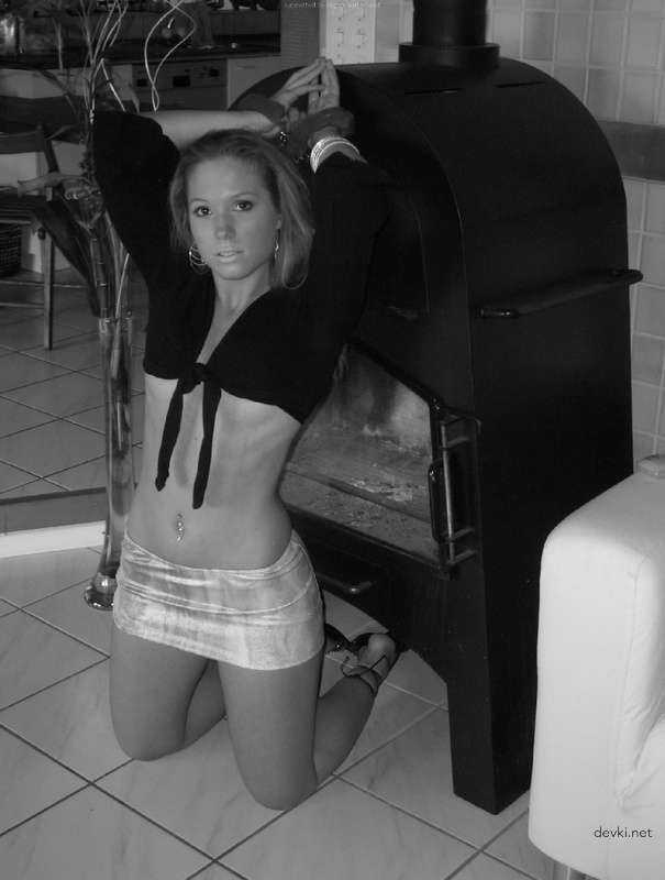 Cute Chick Sucks Cock and Gets Fucked - Amateur Porn Explicit Content