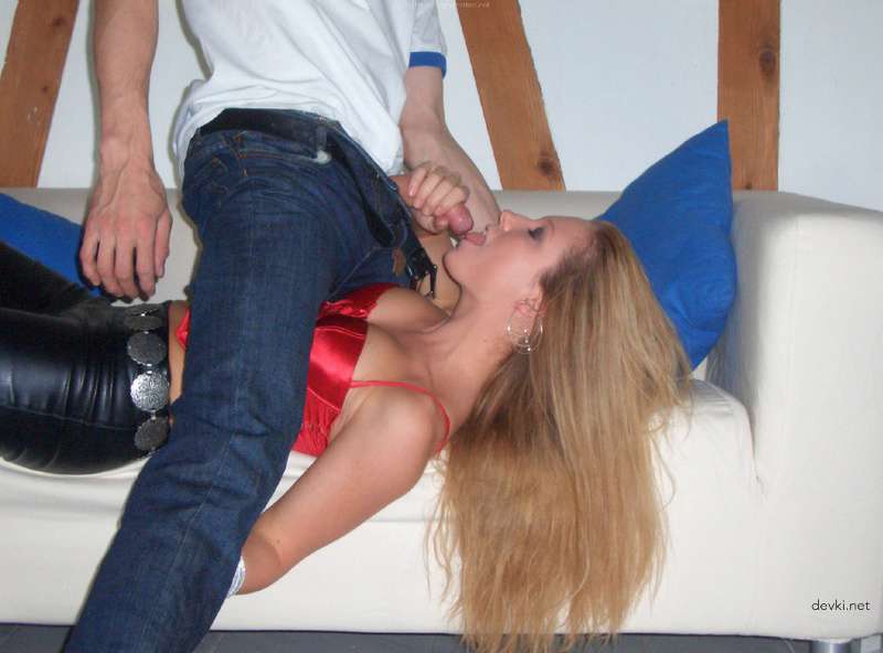 Cute Chick Sucks Cock and Gets Fucked - Amateur Porn Explicit Content