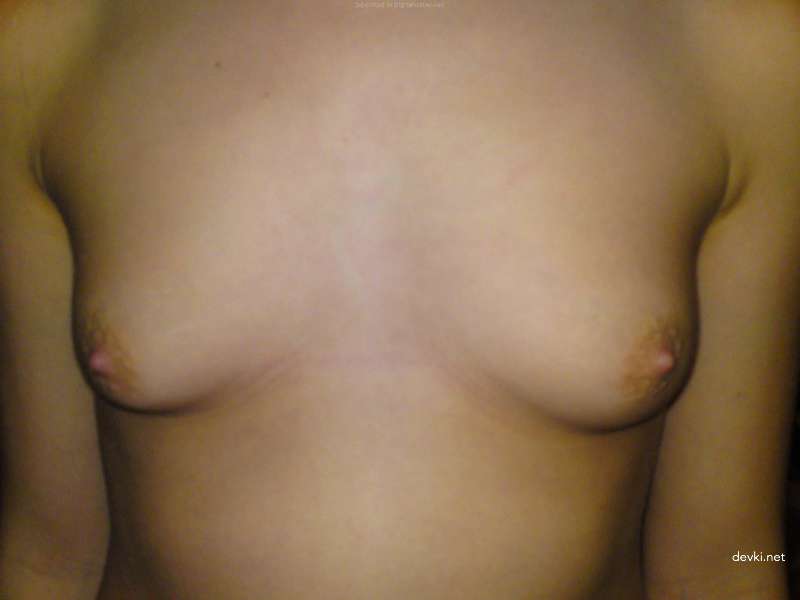 Naughty Teen Poses in Amateur Porn Pics - Sexy Photoshoot