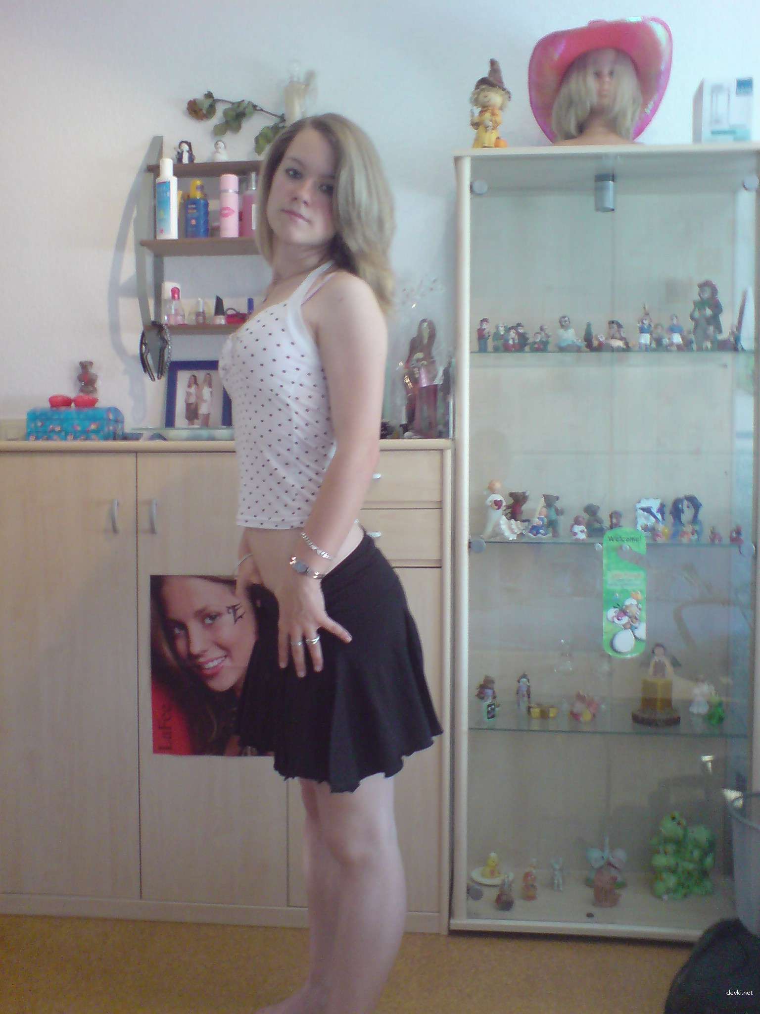 Amateur Slut Fingering Ass - Explicit Anal Play Photo