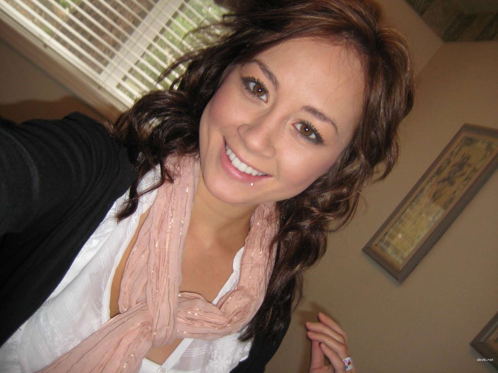 Amateur Slut from Vacation Fucks Herself with Bottle - Explicit Homemade Porn