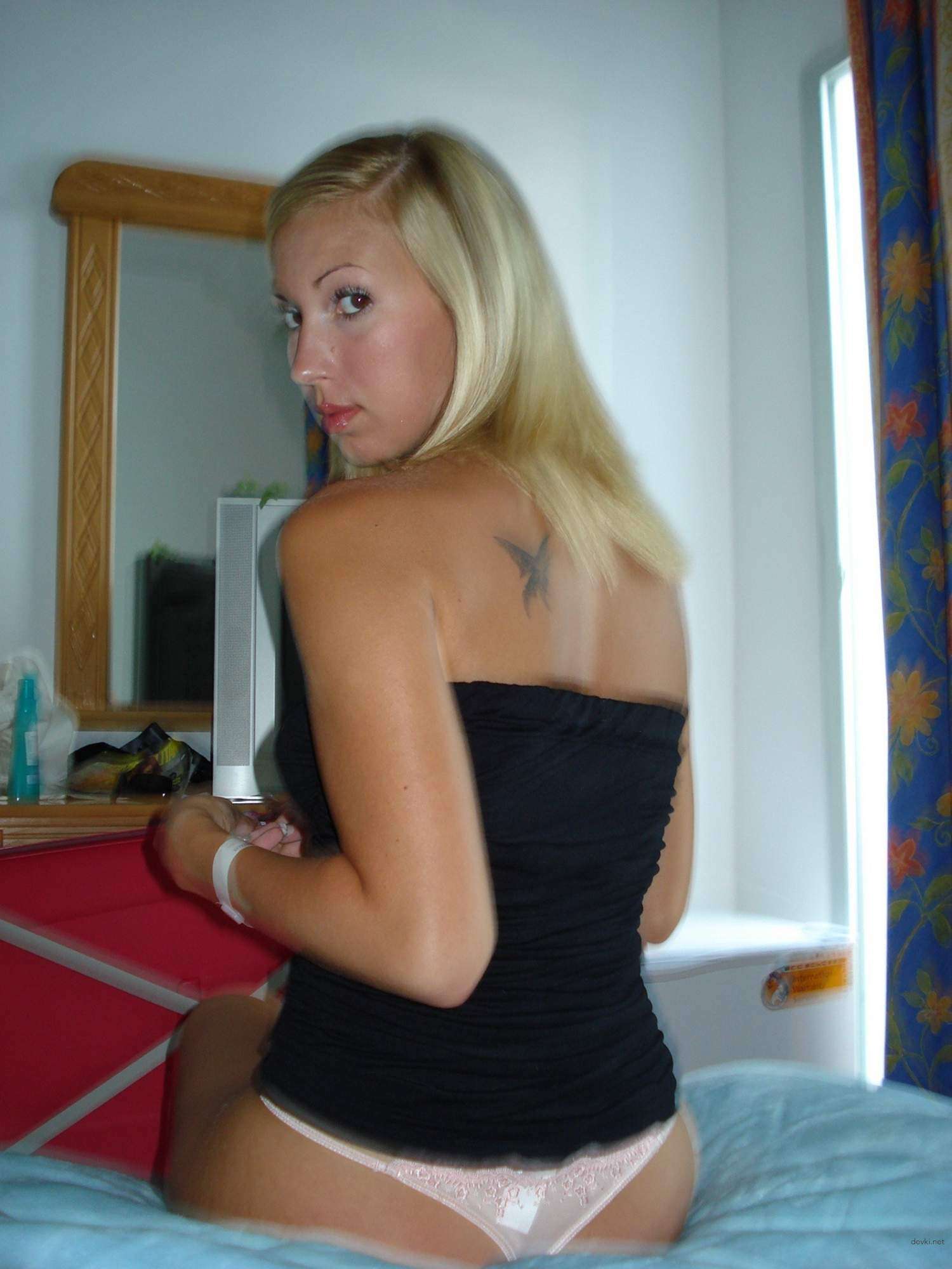 Amateur Teen with Perfect Ass in Hot Homemade Porn