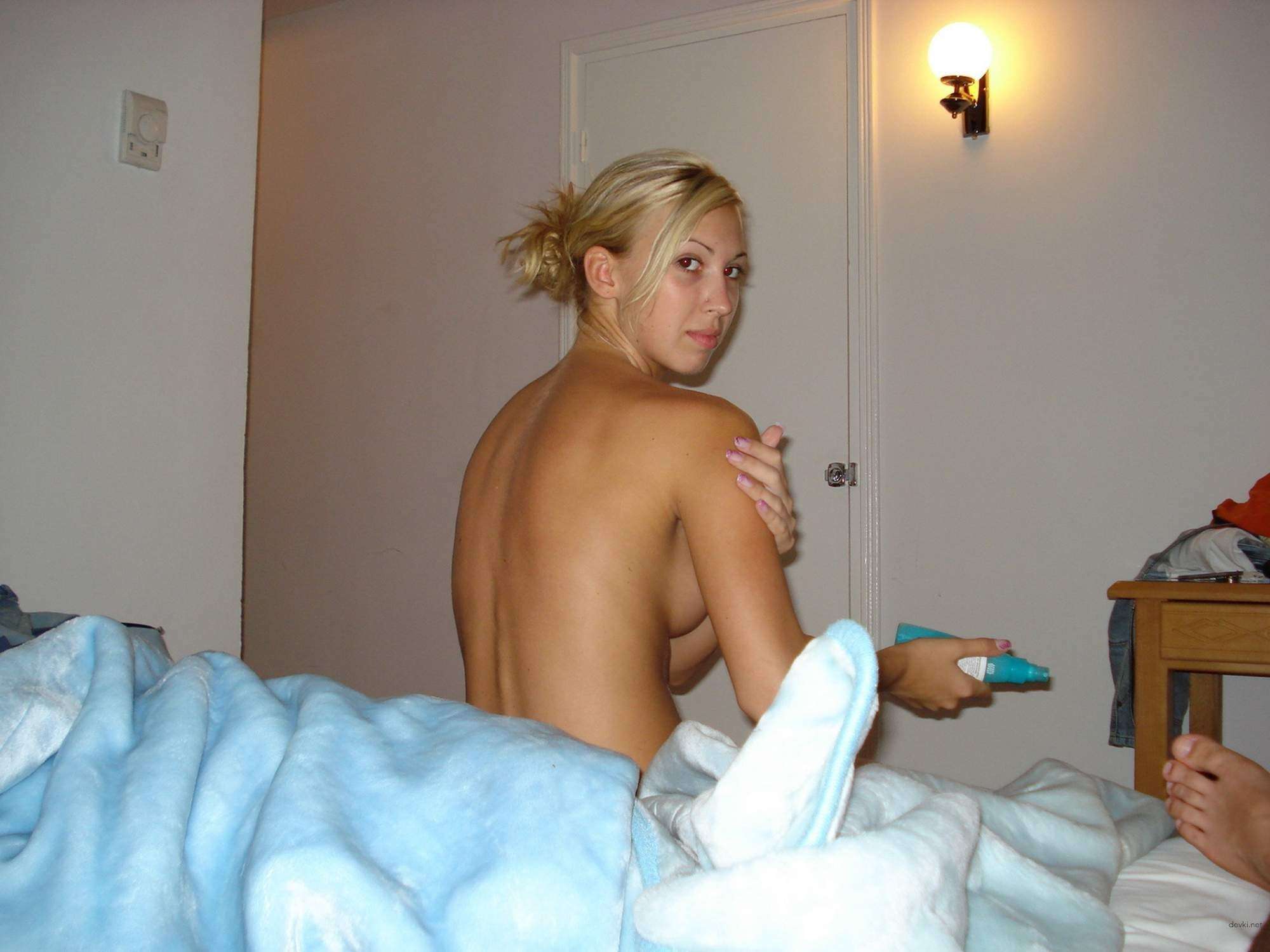 Amateur Teen with Perfect Ass in Hot Homemade Porn