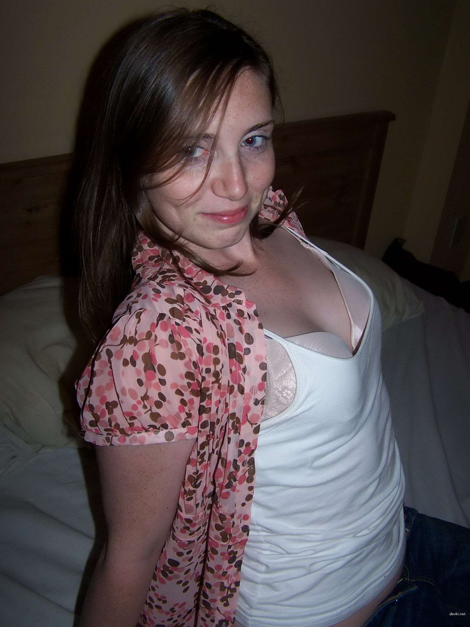 Hot Amateur Wife's Explicit Home Sex Photos