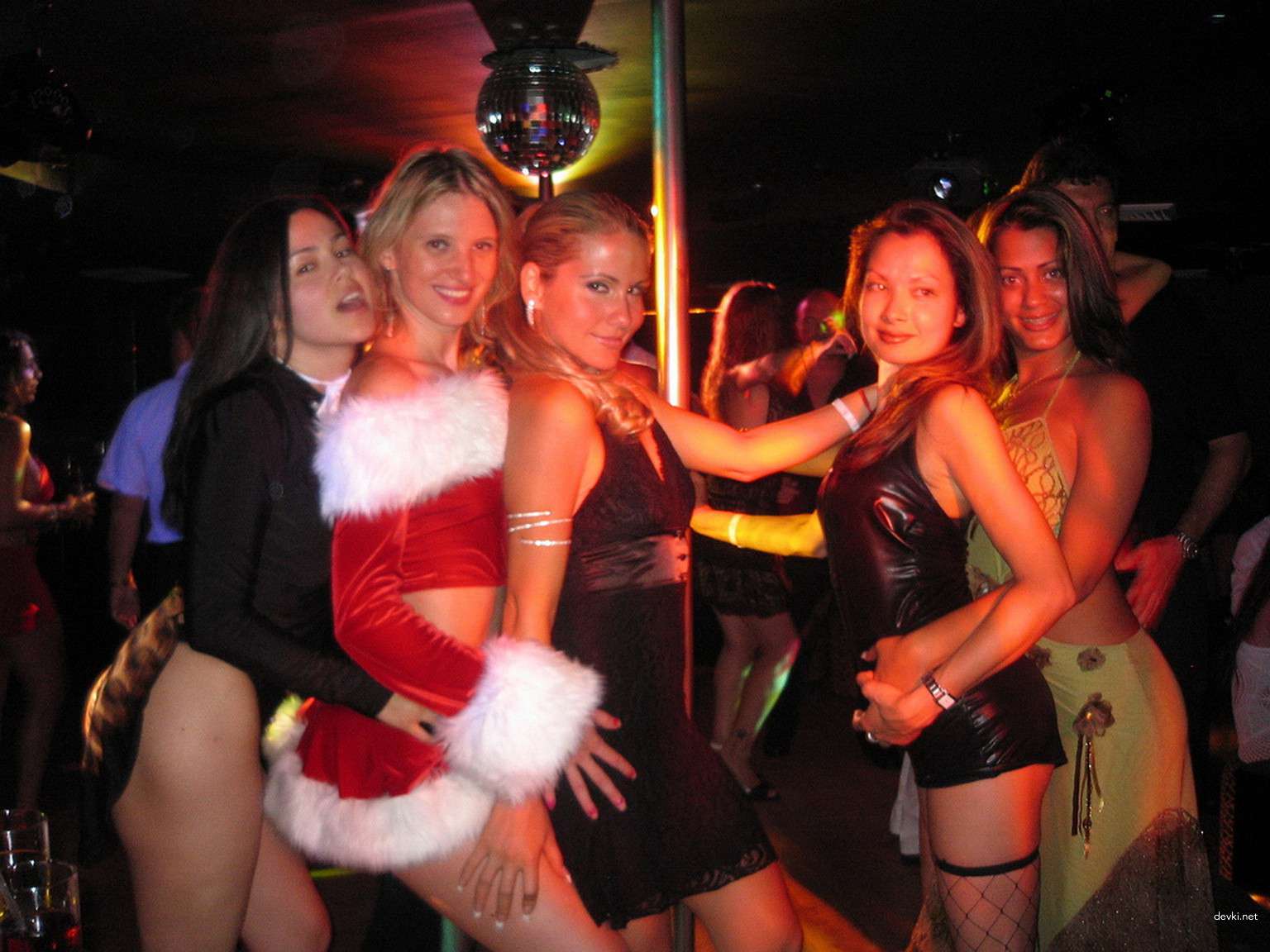 Amateur Couple Engages in Hardcore Group Sex Orgy