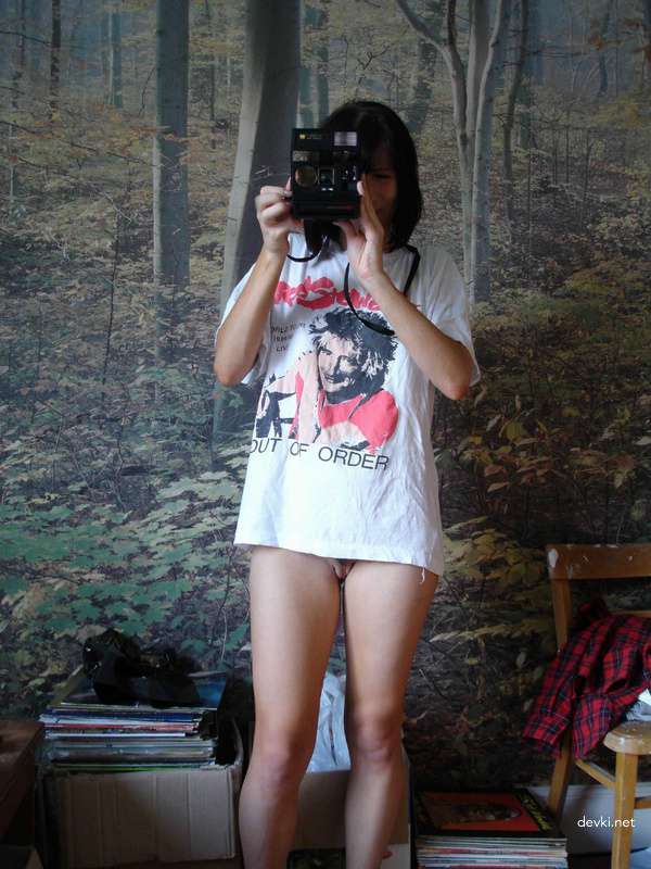 Amateur Porn Photo Session Ends in Explicit Sex Act