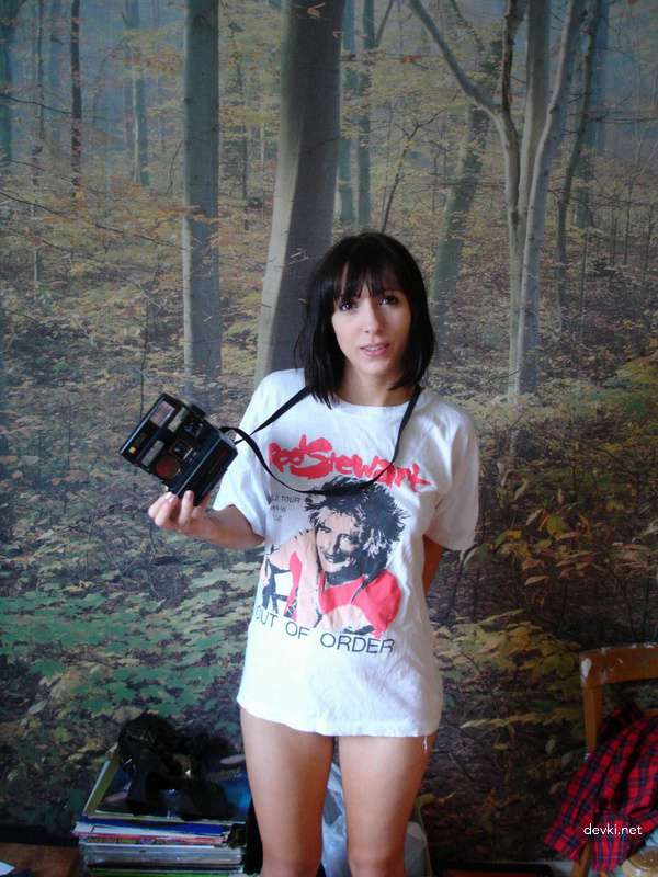 Amateur Porn Photo Session Ends in Explicit Sex Act