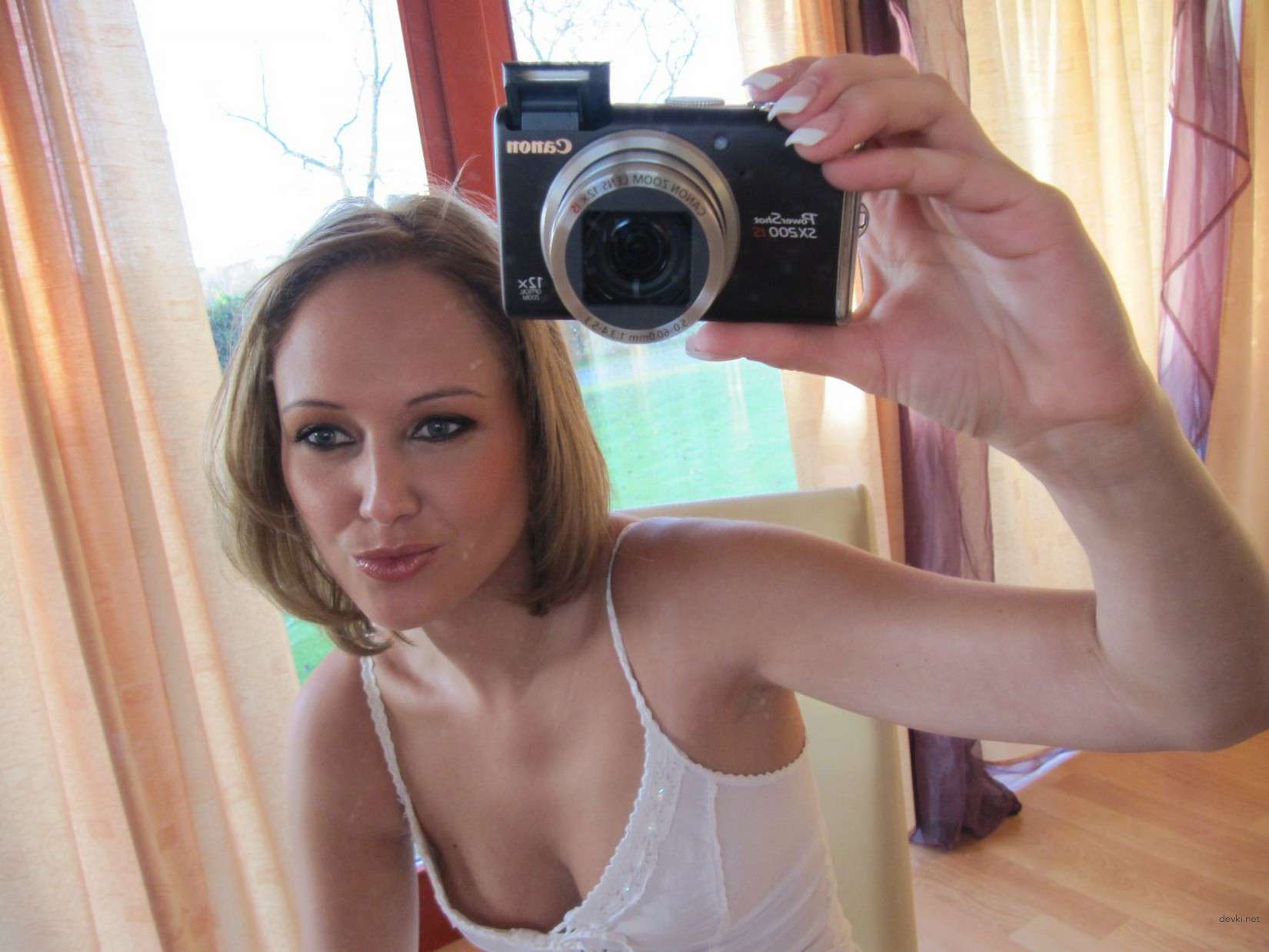 Hot Woman Taking Nude Selfies: Amateur Explicit Photo