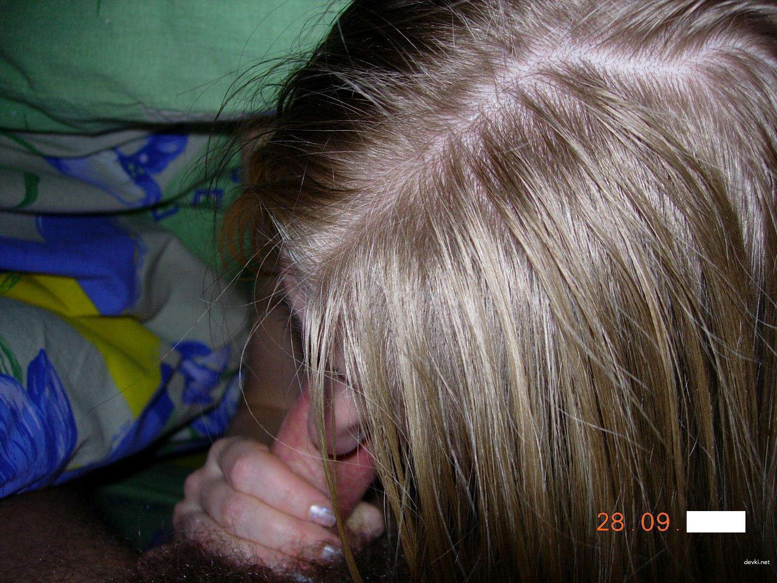 Skinny Slut Gives Blowjob: Amateur Porn Photo